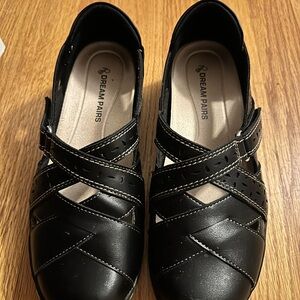 Dream Pairs Women's Black Cut-Out Flats